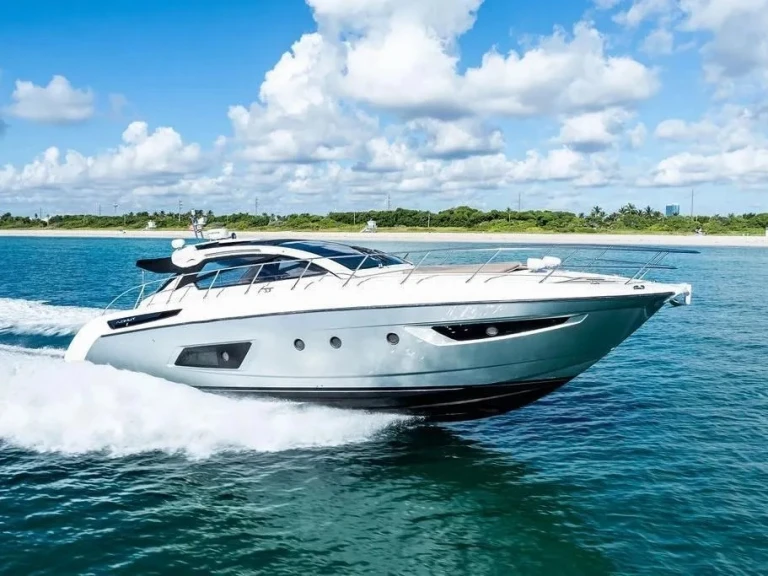 Motorboat to hire City of Cape Town at the best price