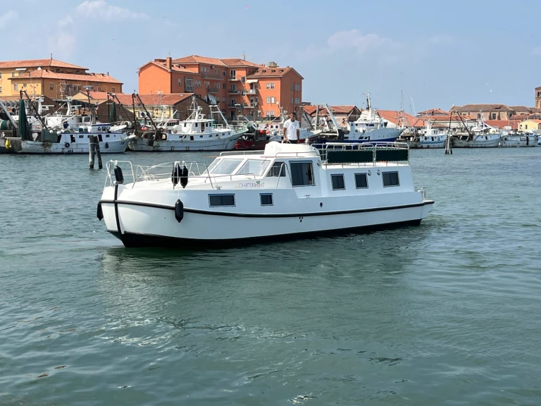 Charter a  Tip Top in Chioggia on Samboat
