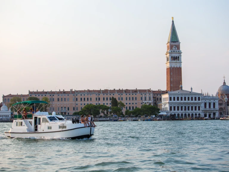  Tip Top charter bareboat or skippered in  Chioggia