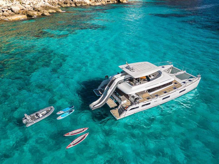 Charter a Lagoon Lagoon 630 Motor Yacht in Ibiza Town on Samboat