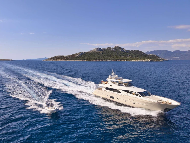 Charter a Falcon STAR LINK in Athens on Samboat