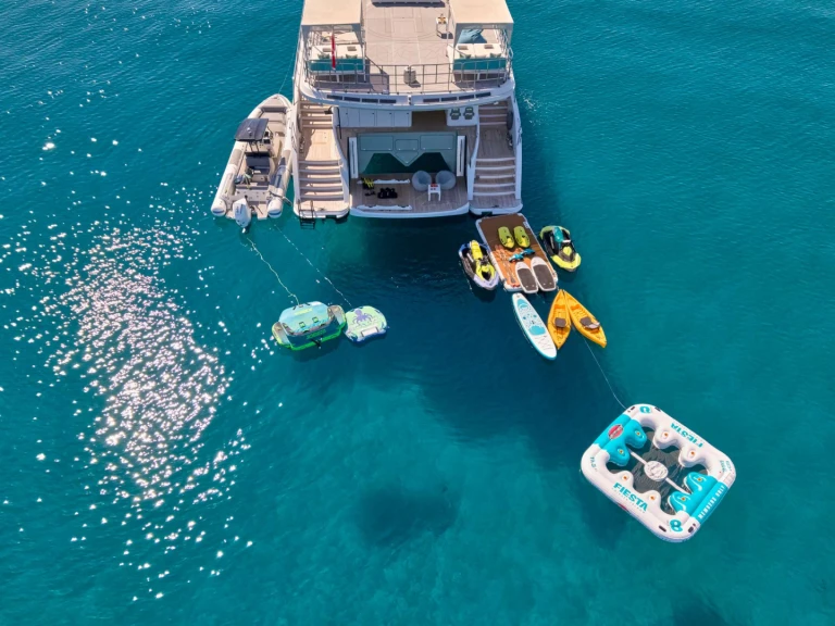 Luxury Yacht hire in Athens - Custom Power Cat SAMARA