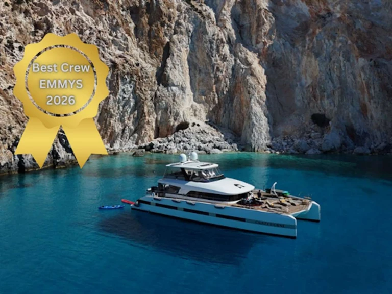 Hire Luxury Yacht Lagoon with a boat licence