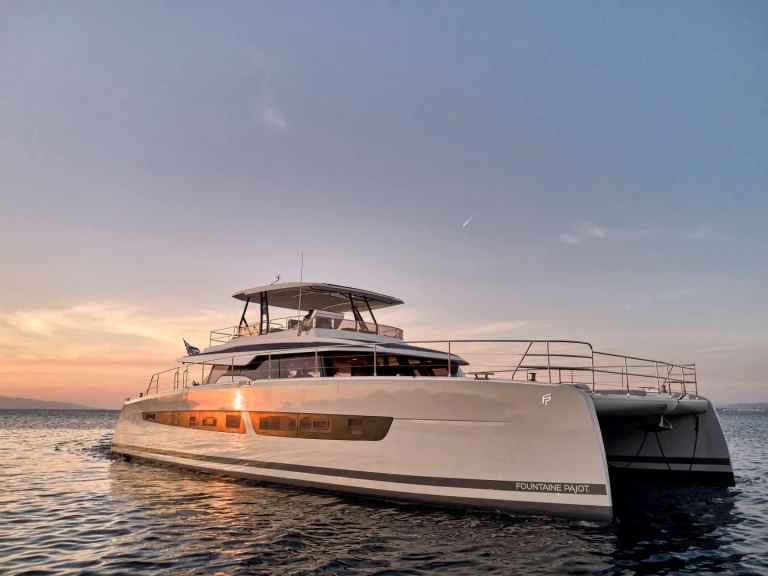 Luxury Yacht hire in Athens - Fountaine Pajot ALENA