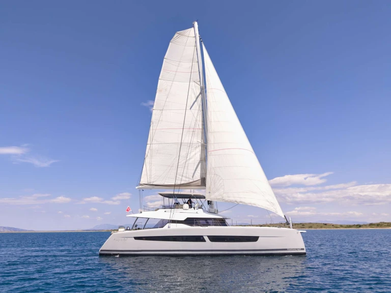 Hire Luxury Yacht Fountaine Pajot with a boat licence