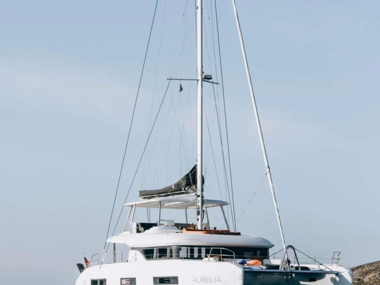 Hire Luxury Yacht with or without skipper Lagoon Athens