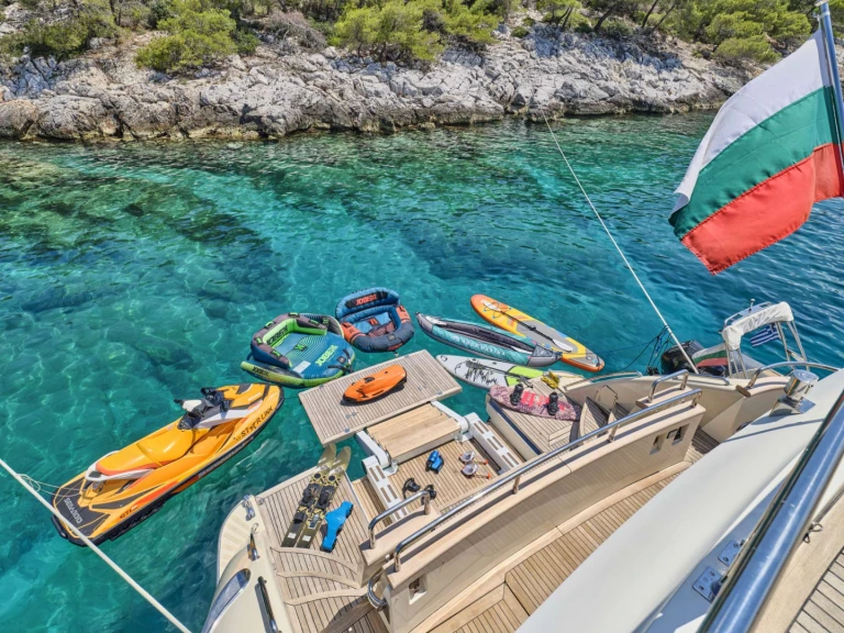Luxury Yacht hire in Athens - Falcon STAR LINK