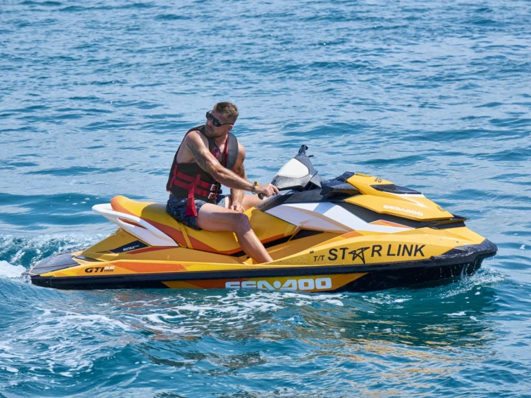 Hire Luxury Yacht with or without skipper Falcon Athens