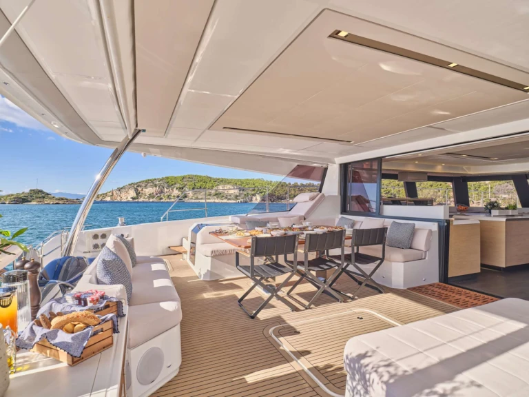 Hire Luxury Yacht with or without skipper Fountaine Pajot Athens