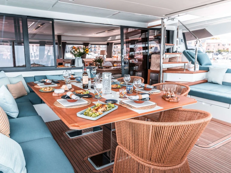 Luxury Yacht to hire Naples at the best price