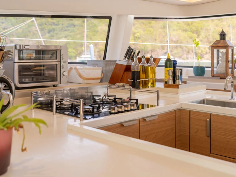 Luxury Yacht to hire British Virgin Islands (BVI) at the best price