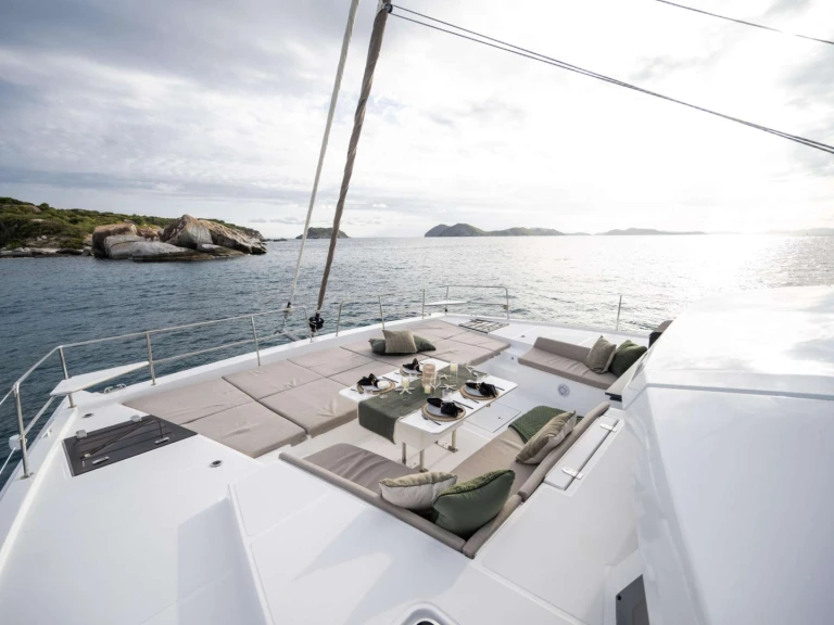 Hire Luxury Yacht Bali with a boat licence