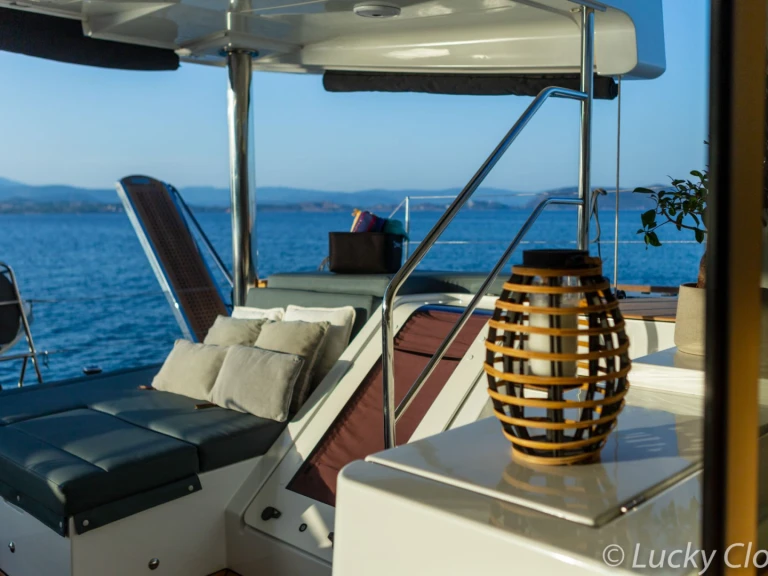 Yacht charter Santorini (Island) - Lagoon LUCKY CLOVER  on SamBoat