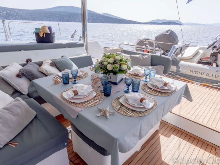 Yacht hire Santorini (Island) cheap LUCKY CLOVER 