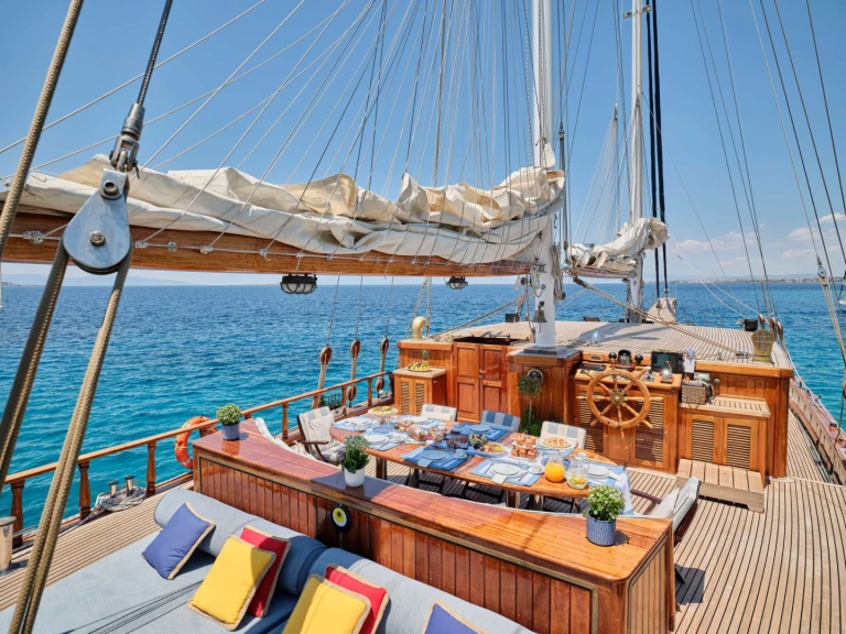 Charter a Ege Yat MYRA in Athens on Samboat
