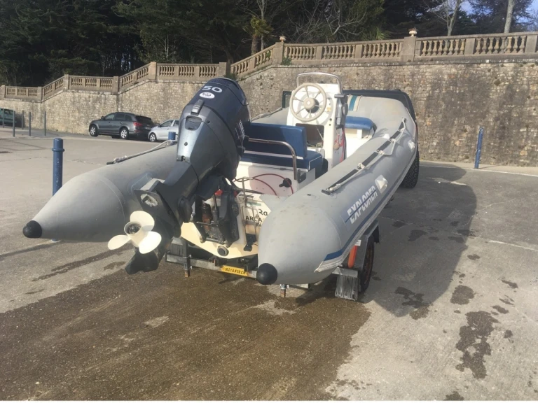 Charter a Bombard Explorer 485 FB in Bénodet on Samboat