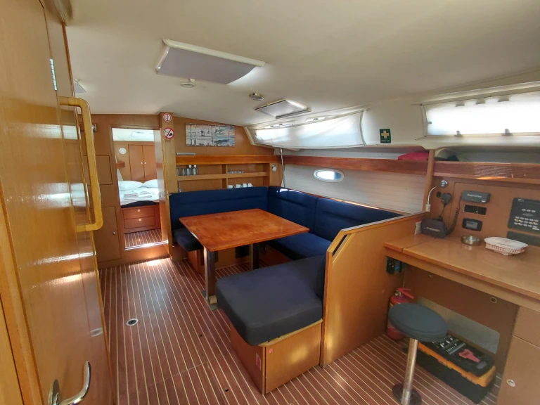 Hire Sailboat with or without skipper Bavaria Lefkáda