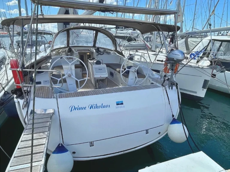 Sailboat to hire Alimos at the best price