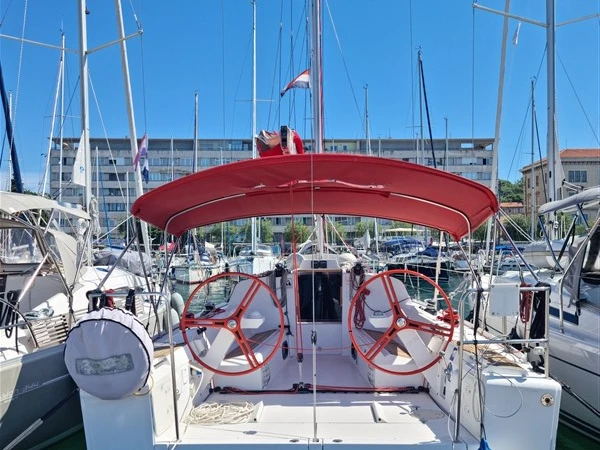 Hire Sailboat Elan with a boat licence