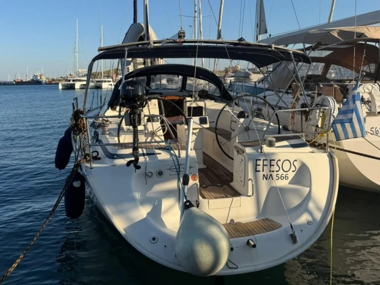 Hire a Bavaria Bavaria 42 Cruiser Lávrio