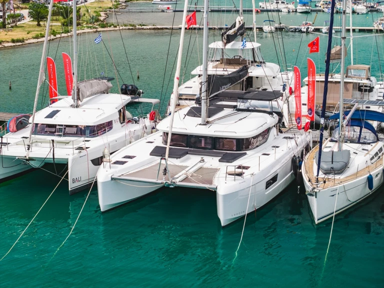 Hire Catamaran with or without skipper Lagoon Benitses