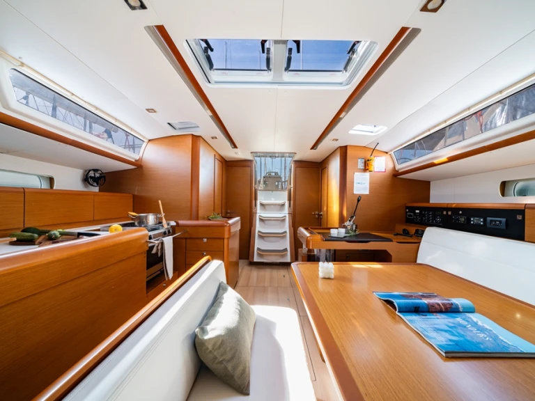 Charter a Jeanneau Sun Odyssey 519 in Piso Livadi on Samboat