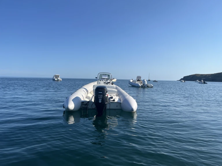 Hire RIB Bombard with a boat licence
