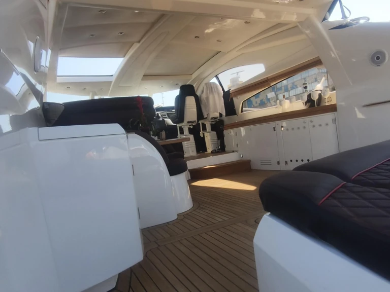 Luxury Yacht to hire Barcelona at the best price