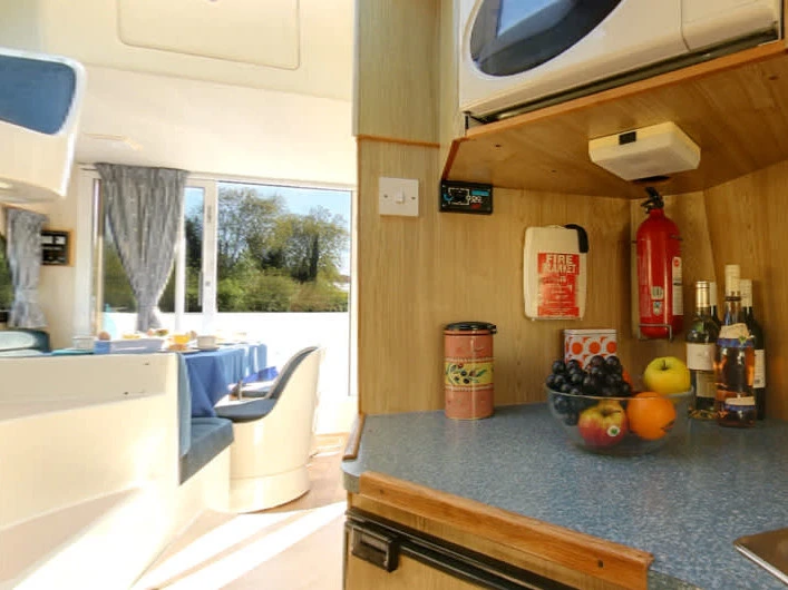 Hire a Le Boat Caprice Castelnaudary