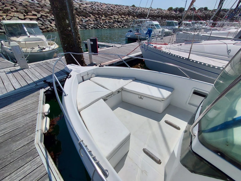Yacht hire Saint-Quay-Portrieux cheap Cap Camarat 675