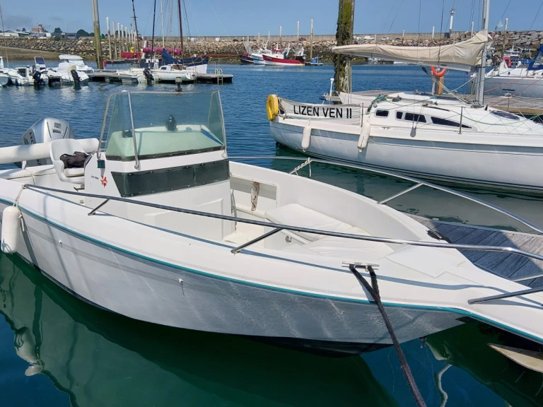 Yacht hire Saint-Quay-Portrieux cheap Cap Camarat 675
