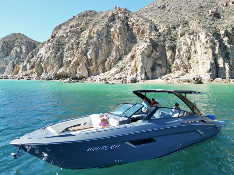 Motorboat hire in Cabo San Lucas - Cruisers 350 Sundancer