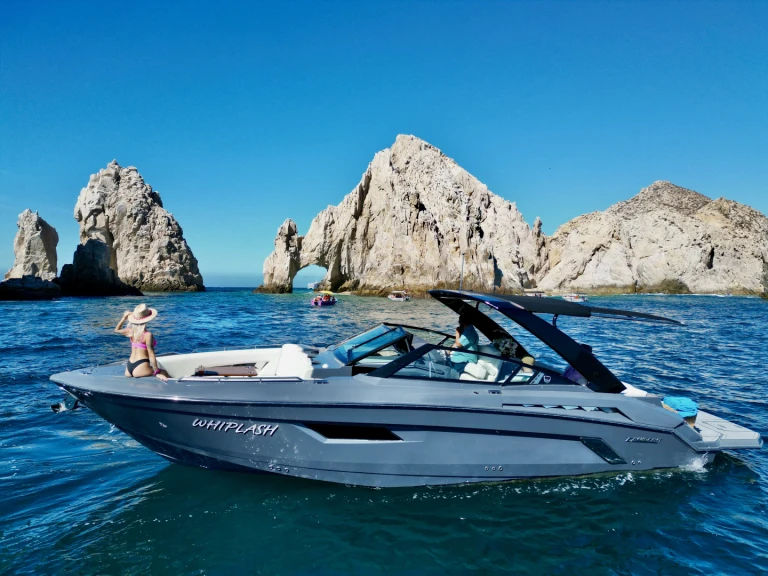 Charter a Cruisers 350 Sundancer in Cabo San Lucas on Samboat