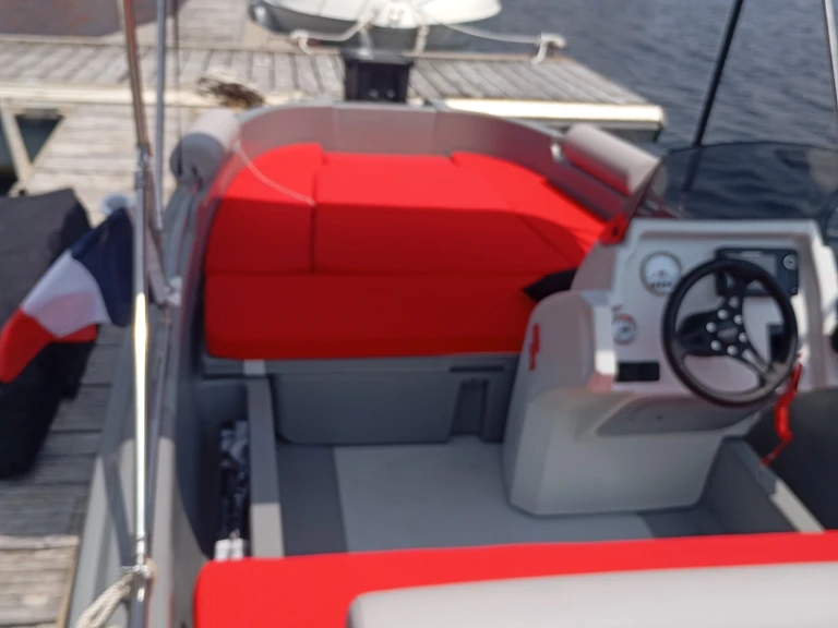 Hire Motorboat with or without skipper  roto hydra Port Leucate