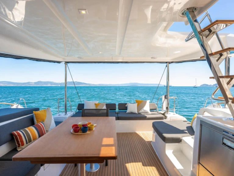 Yacht hire Isla Cartí Tupile cheap Lagoon 43