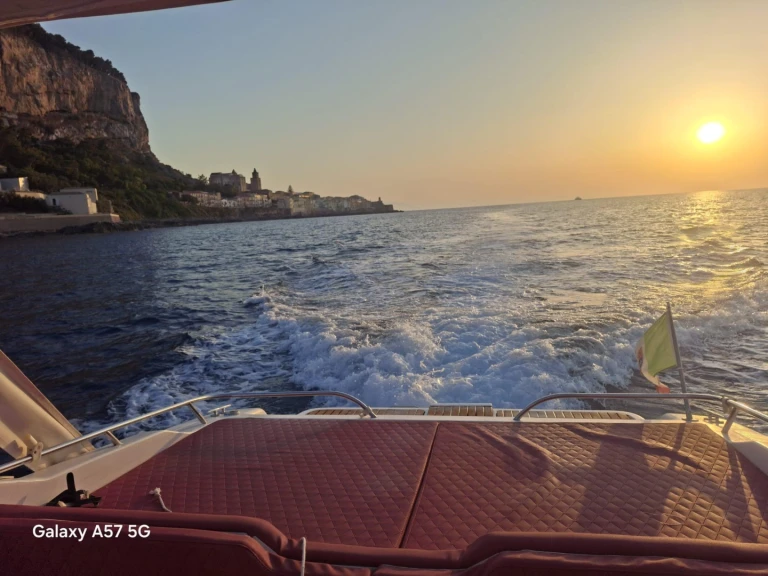 Hire Motorboat with or without skipper Cranchi Cefalù