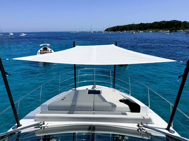 Hire a Azimut Azimut 50 Fly Golfe-Juan