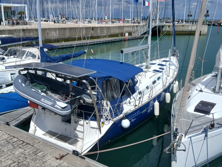 Bénéteau Oceanis 473 Clipper charter bareboat or skippered in  Arzal