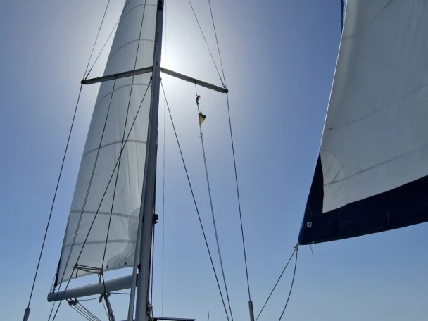 Sailboat to hire Arzal at the best price
