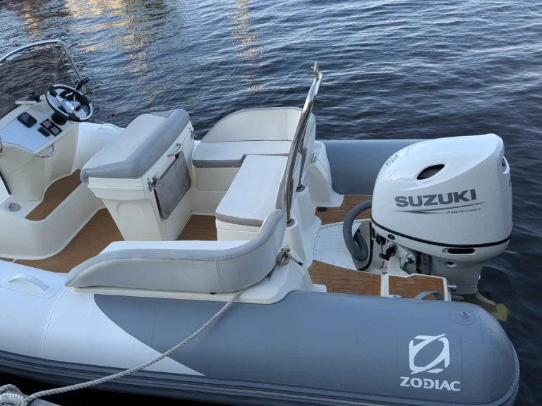 Charter a Zodiac N-ZO 600 in Lacanau on Samboat
