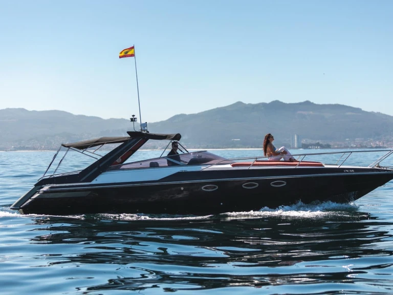Hire a Sunseeker Tomahawk 37 Vigo