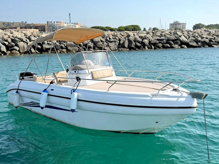 Motorboat to hire Italy at the best price