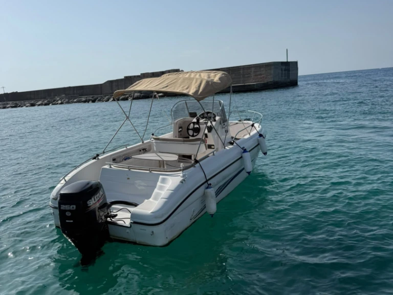 Yacht charter Italy - Ranieri Shadow 24 S on SamBoat
