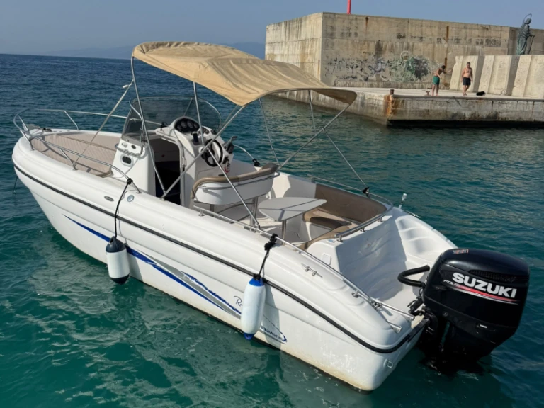 Hire a Ranieri Shadow 24 S Italy