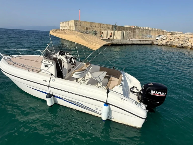 Yacht hire Italy cheap Shadow 24 S