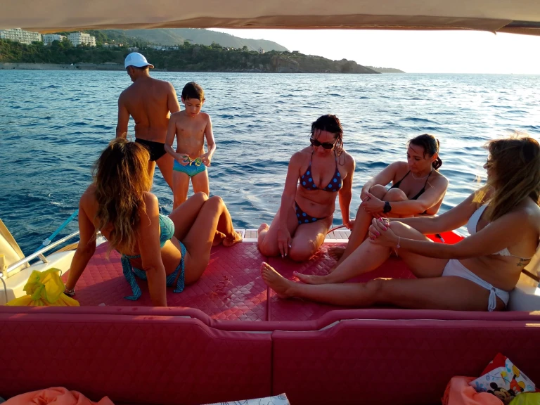 Charter a Cranchi Aquamarina 31 in Cefalù on Samboat
