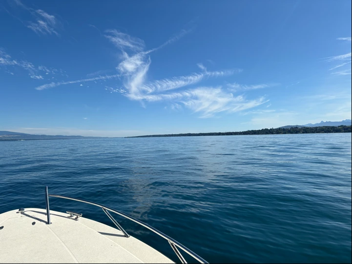 Hire a Windy 7500 Geneva (District)