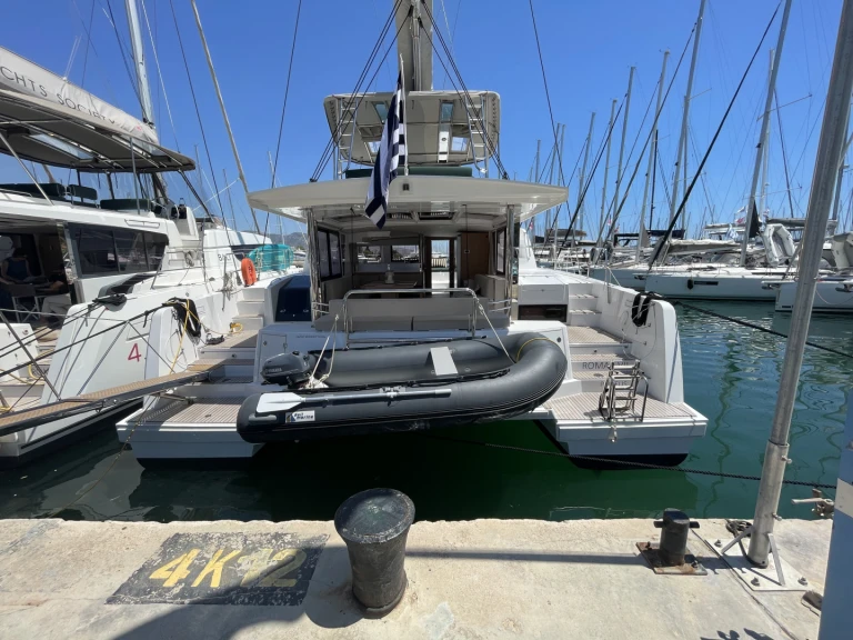 Charter a Bali Bali 4.6 in Alimos on Samboat