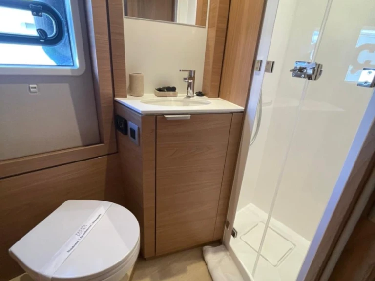 Hire a Bali Bali 4.4 Alimos