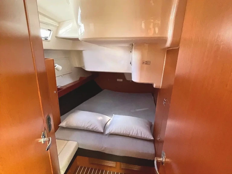 Hire Sailboat with or without skipper Bavaria Alimos
